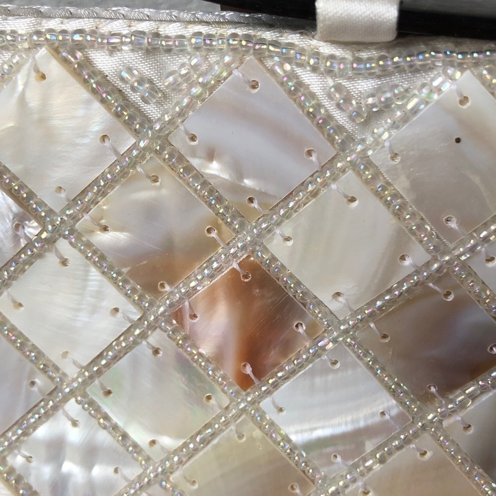 Beaded Mother of Pearl Stitched Beaded lucite handles handbag - Picture 4 of 9